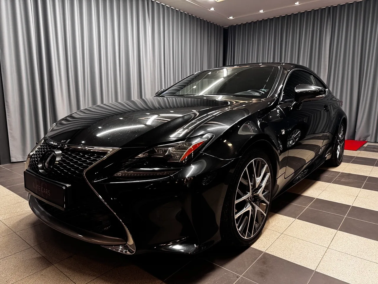 Lexus RC 300h F Sport, 2016. gads