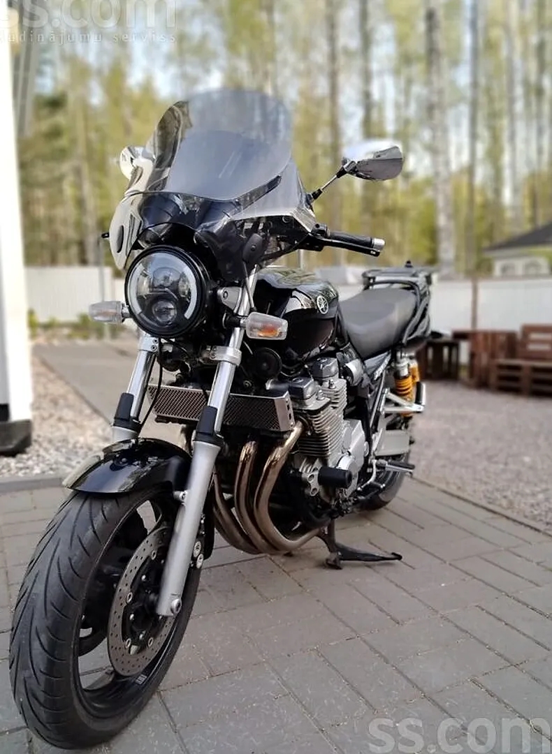 Yamaha Xjr