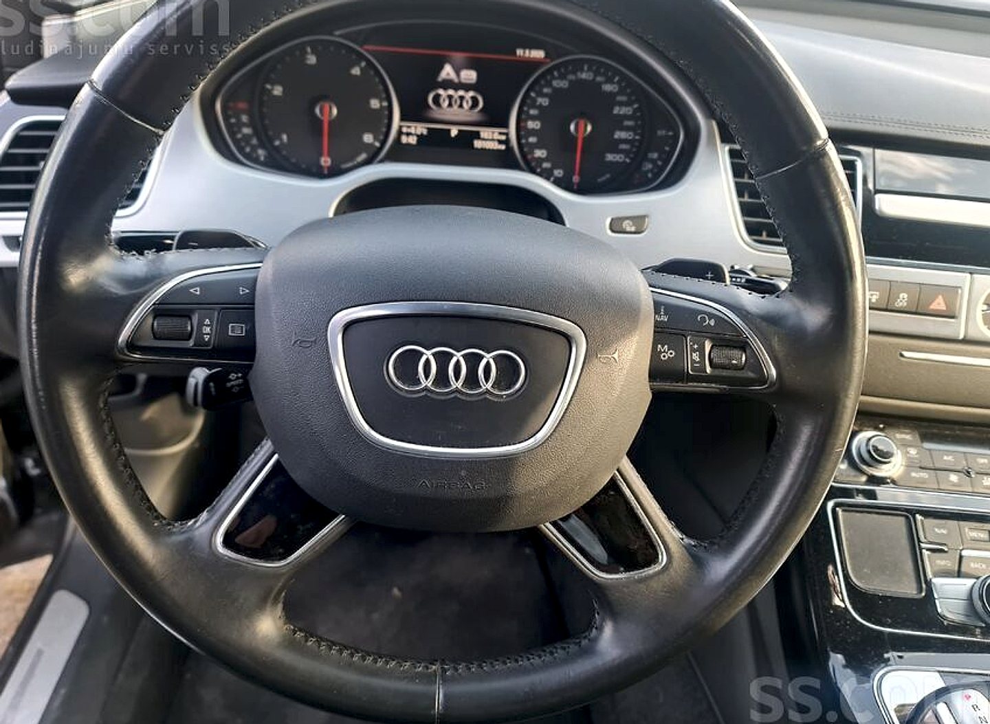 Audi A8 — foto 5