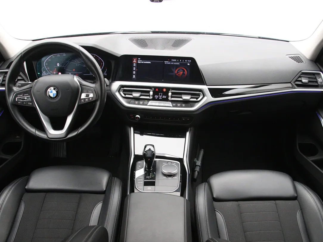 BMW 320 — foto 3