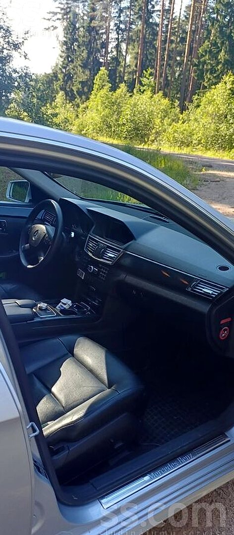 Mercedes-Benz E220 — foto 3
