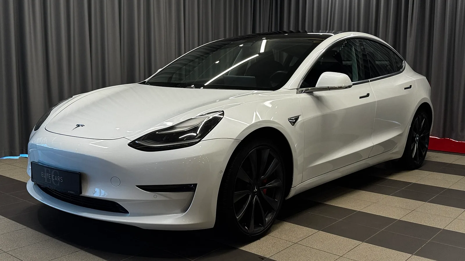 Tesla Model 3, 2019. gads