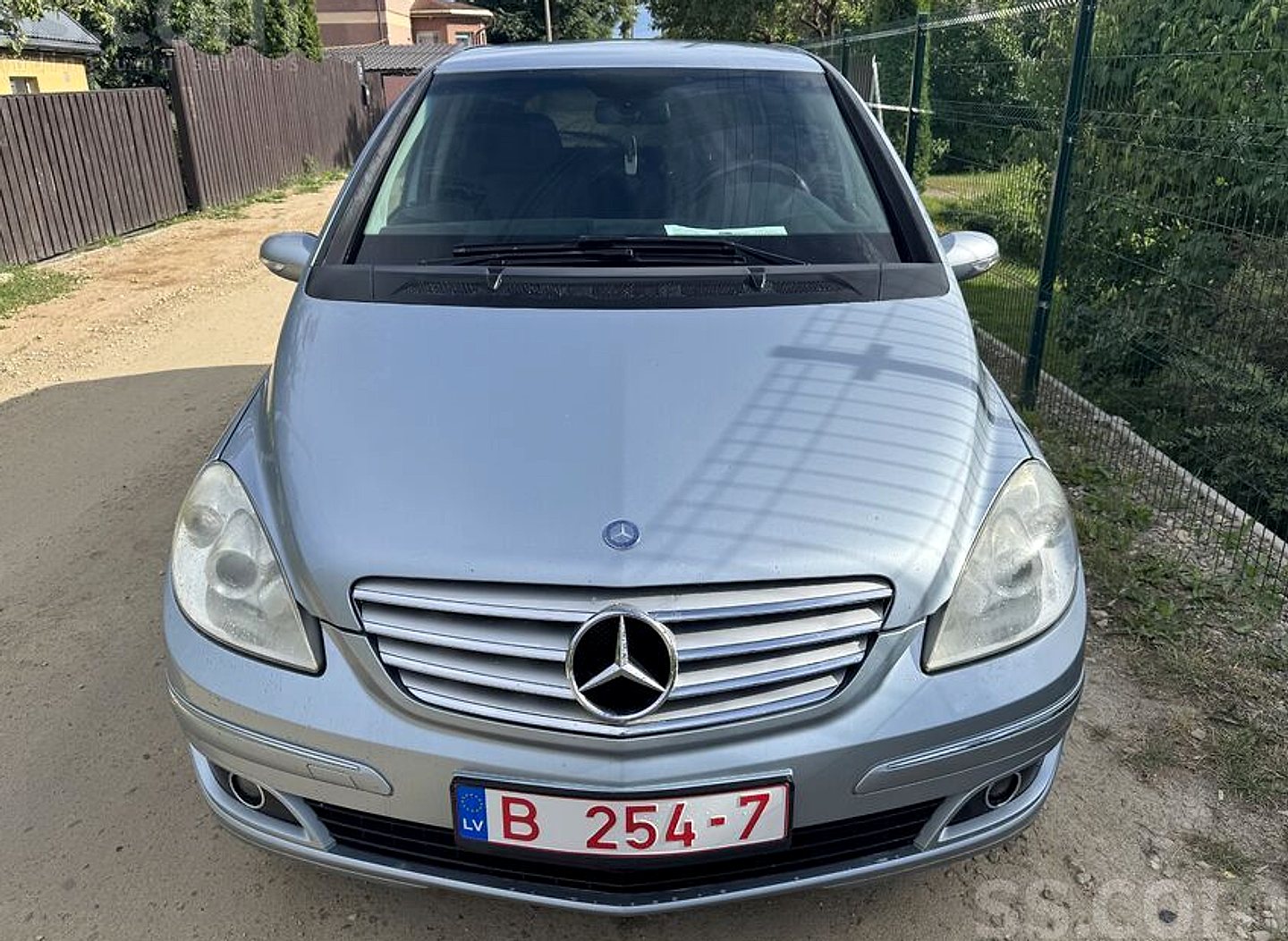 Mercedes-Benz B180 — foto 2