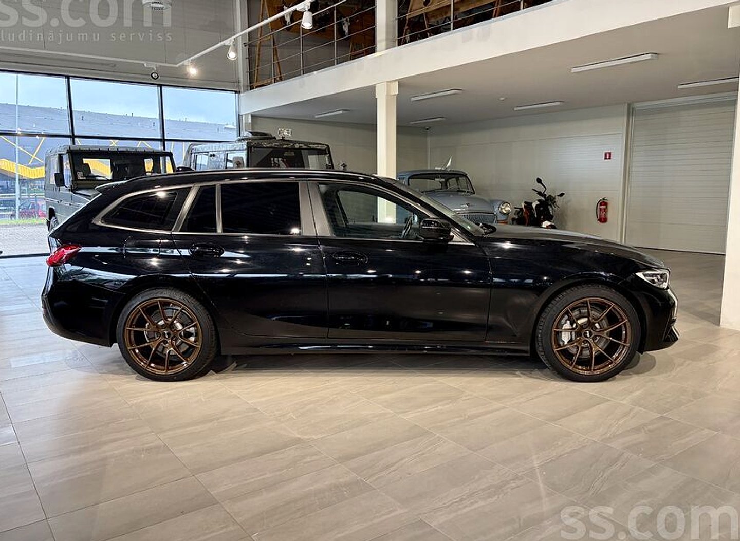 BMW 330 — foto 2