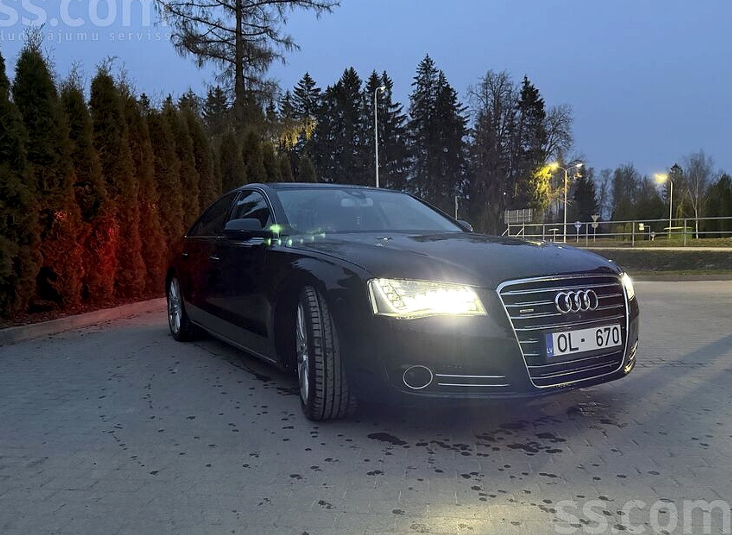 Audi A8, 2012. gads