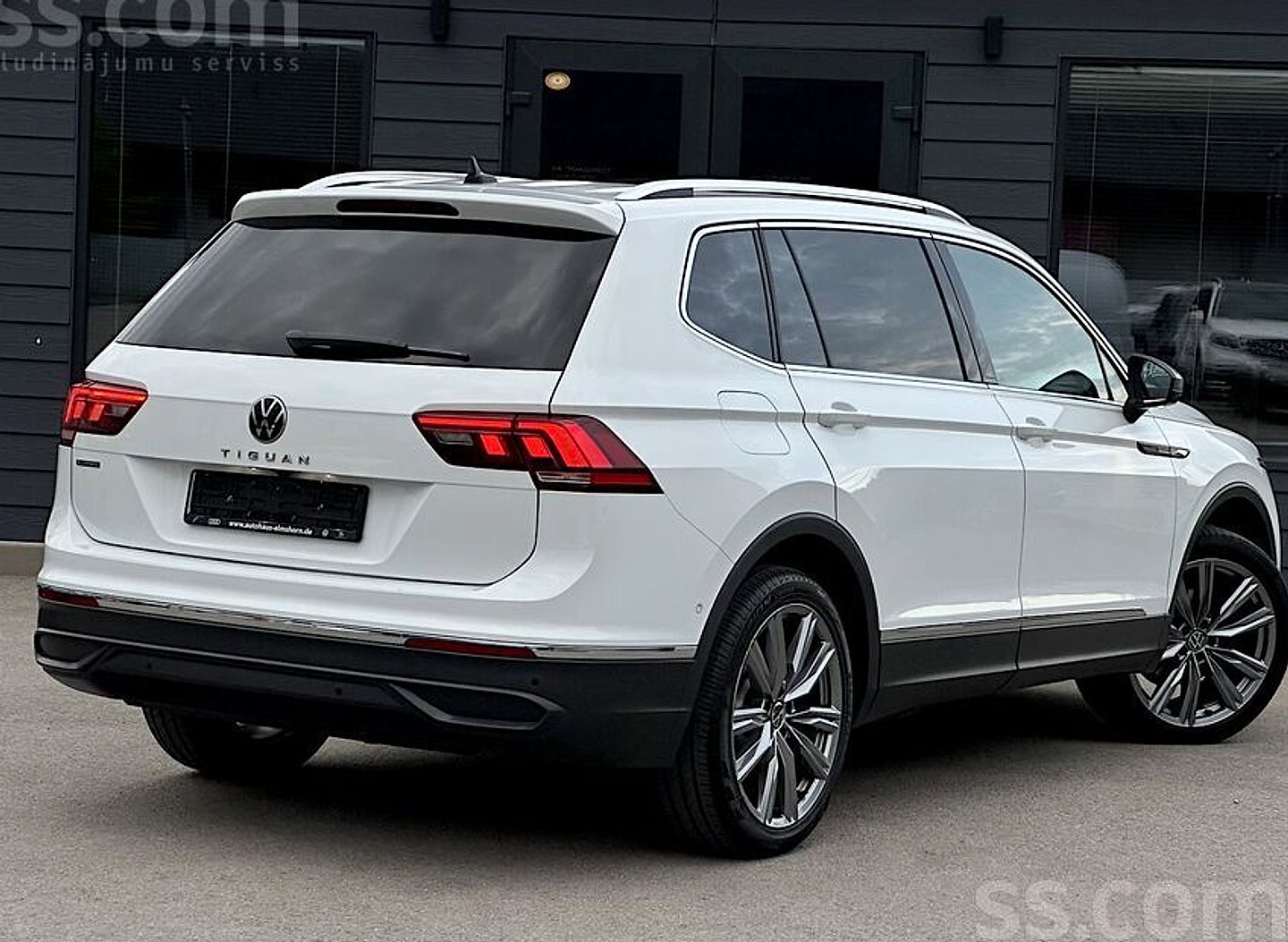 Volkswagen Tiguan — foto 4