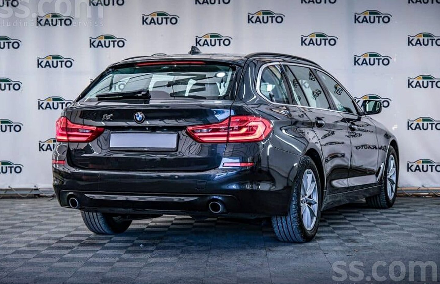 BMW 520 — foto 3
