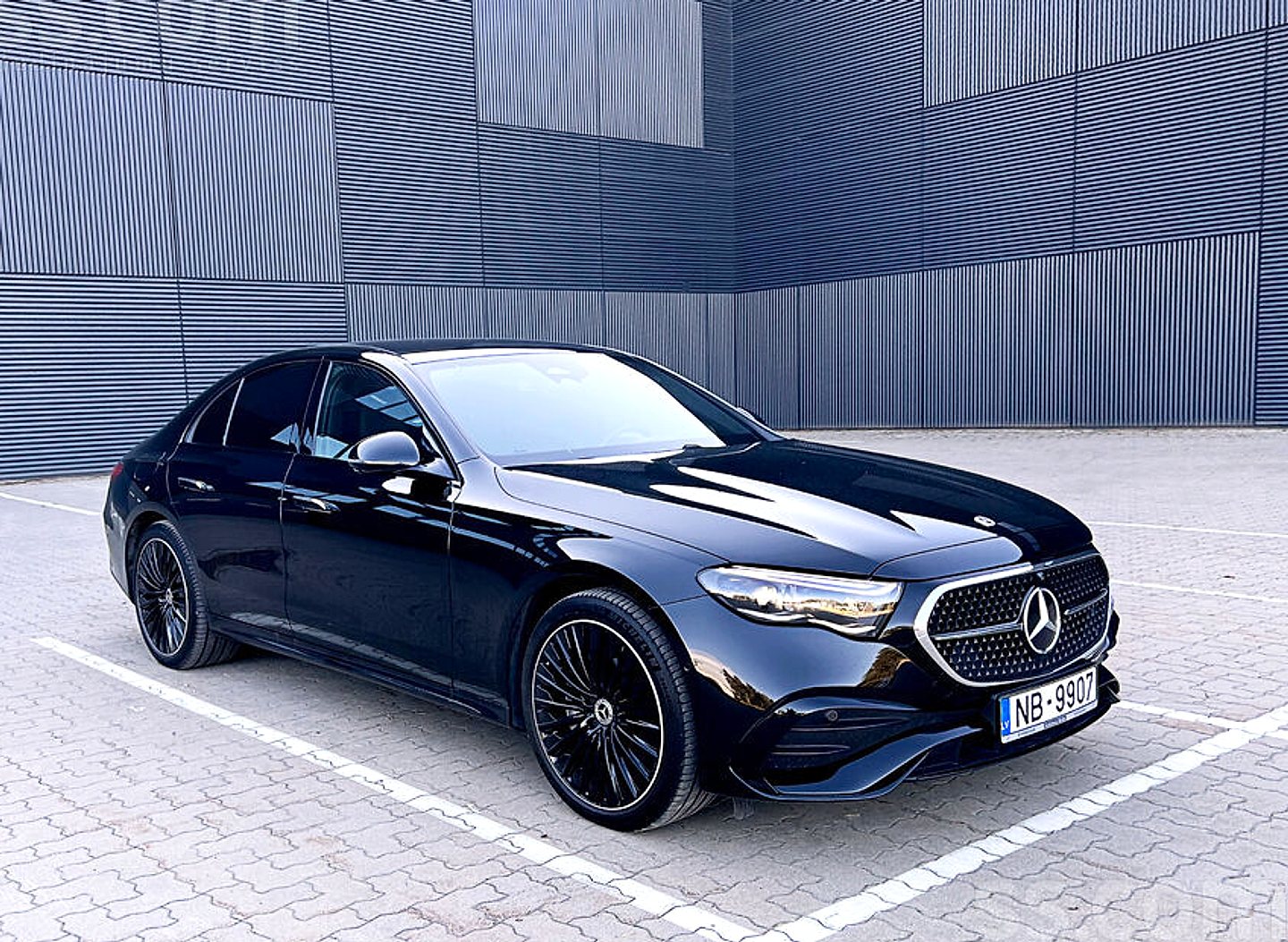 Mercedes-Benz E400 — foto 3