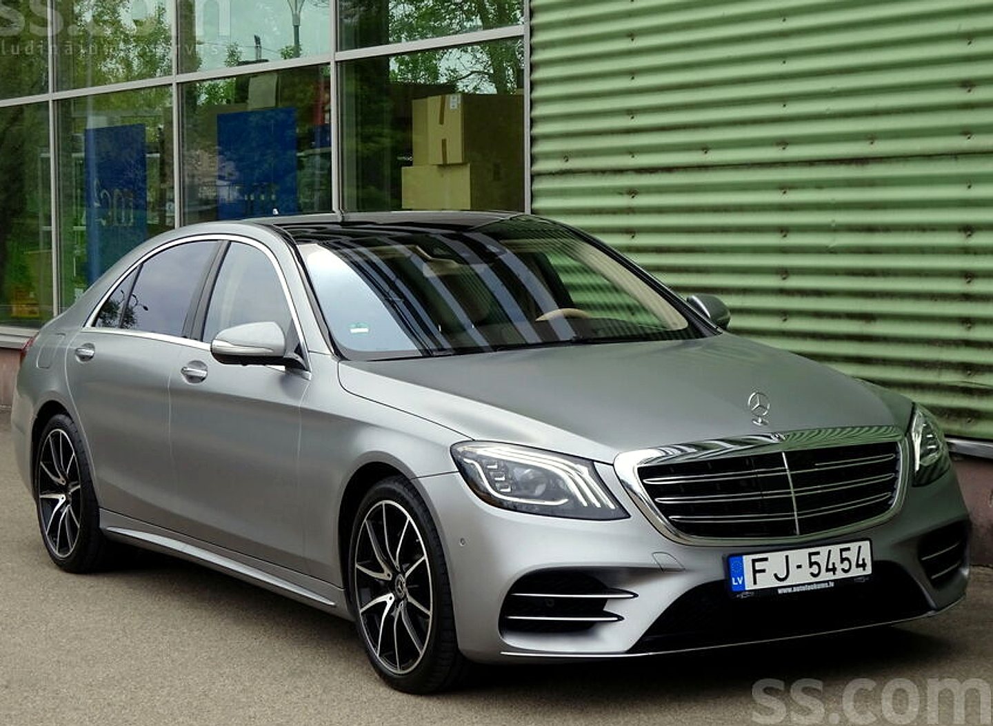 Mercedes-Benz S560 — foto 3