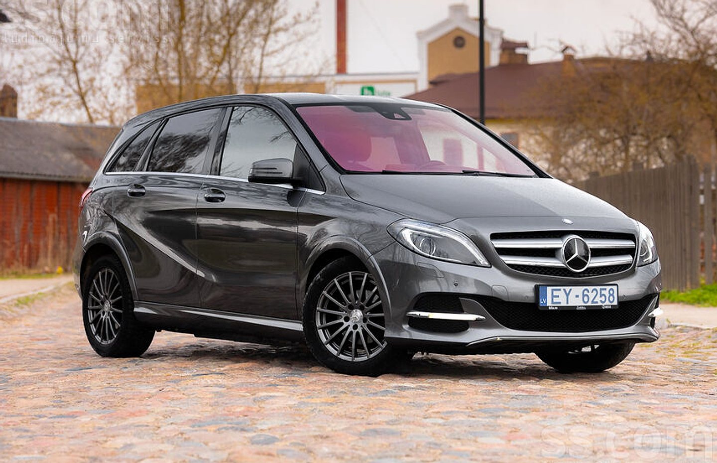 Mercedes-Benz B250 — foto 2