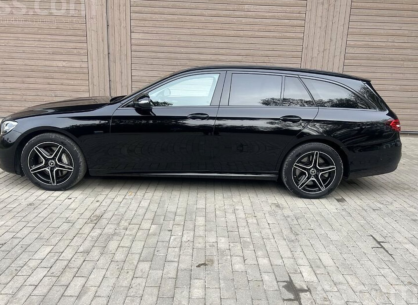 Mercedes-Benz E300 — foto 2
