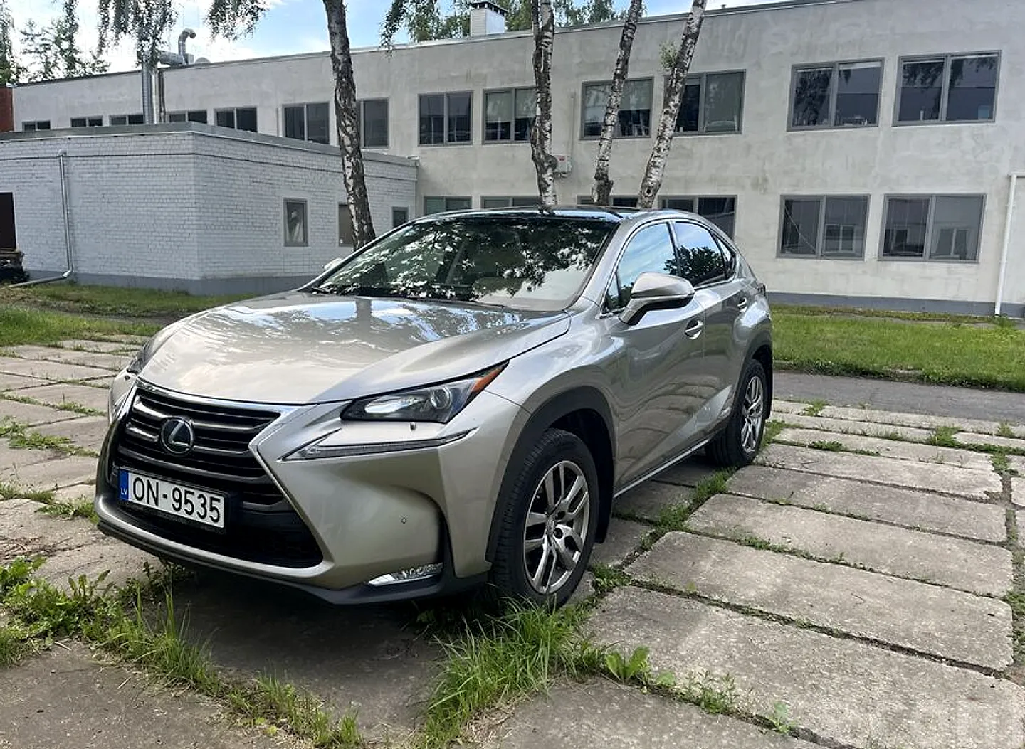 Lexus NX, 2016. gads