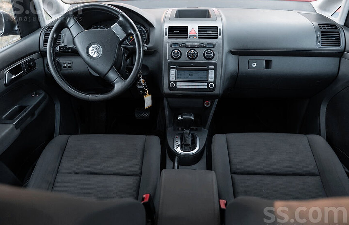 Volkswagen Touran — foto 5