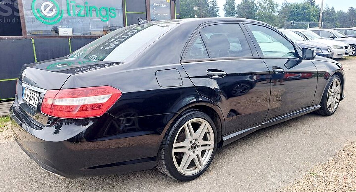 Mercedes-Benz E200 — foto 2