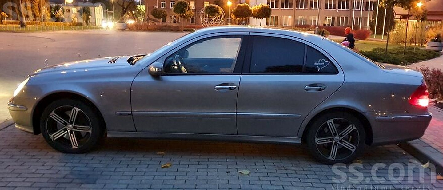 Mercedes-Benz E500 — foto 5