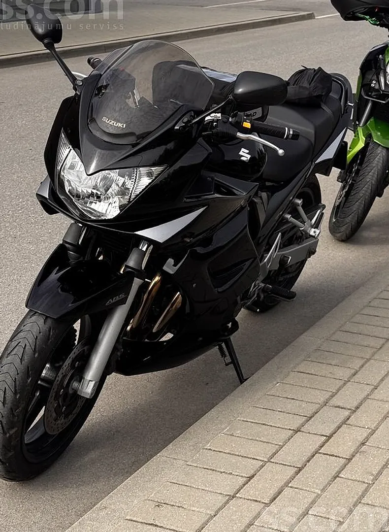 Suzuki Gsf650s