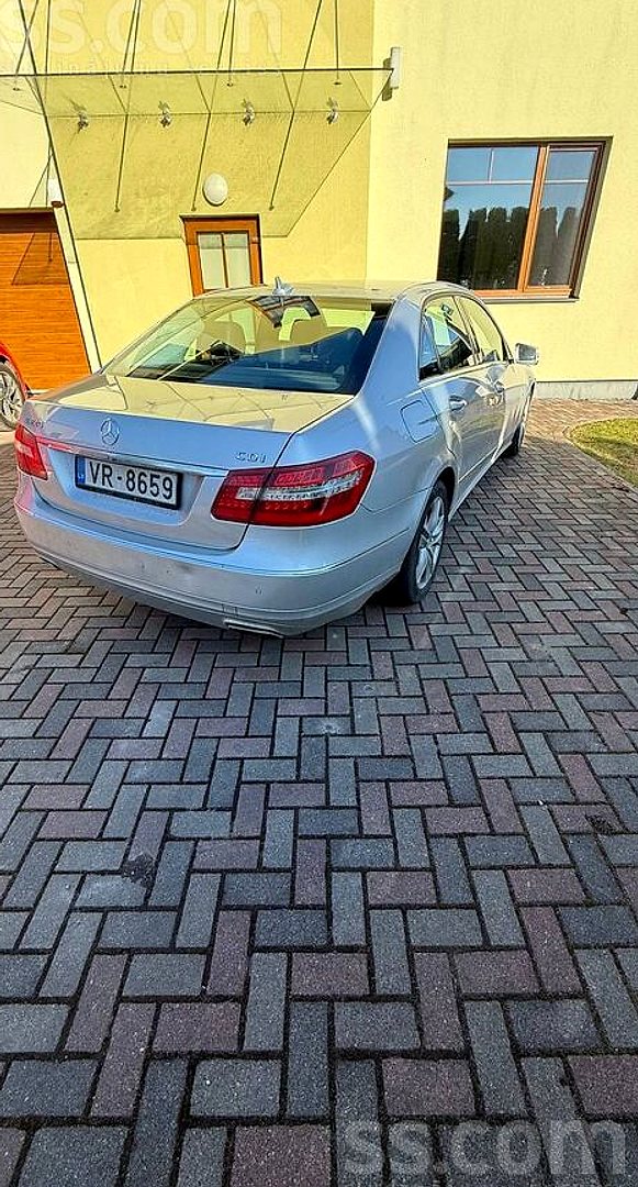 Mercedes-Benz E220 — foto 6