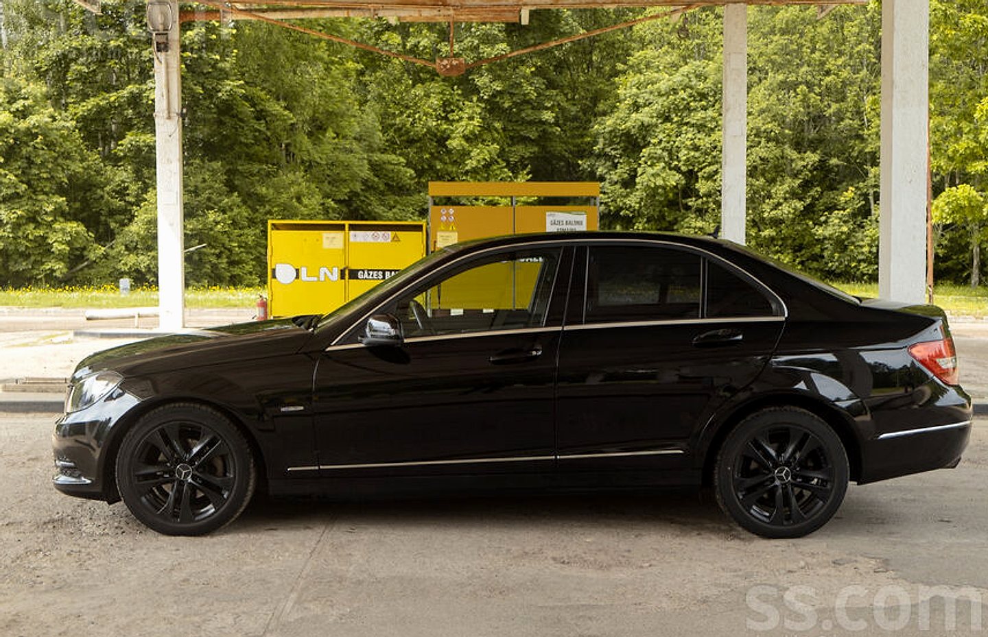 Mercedes-Benz C220 — foto 4
