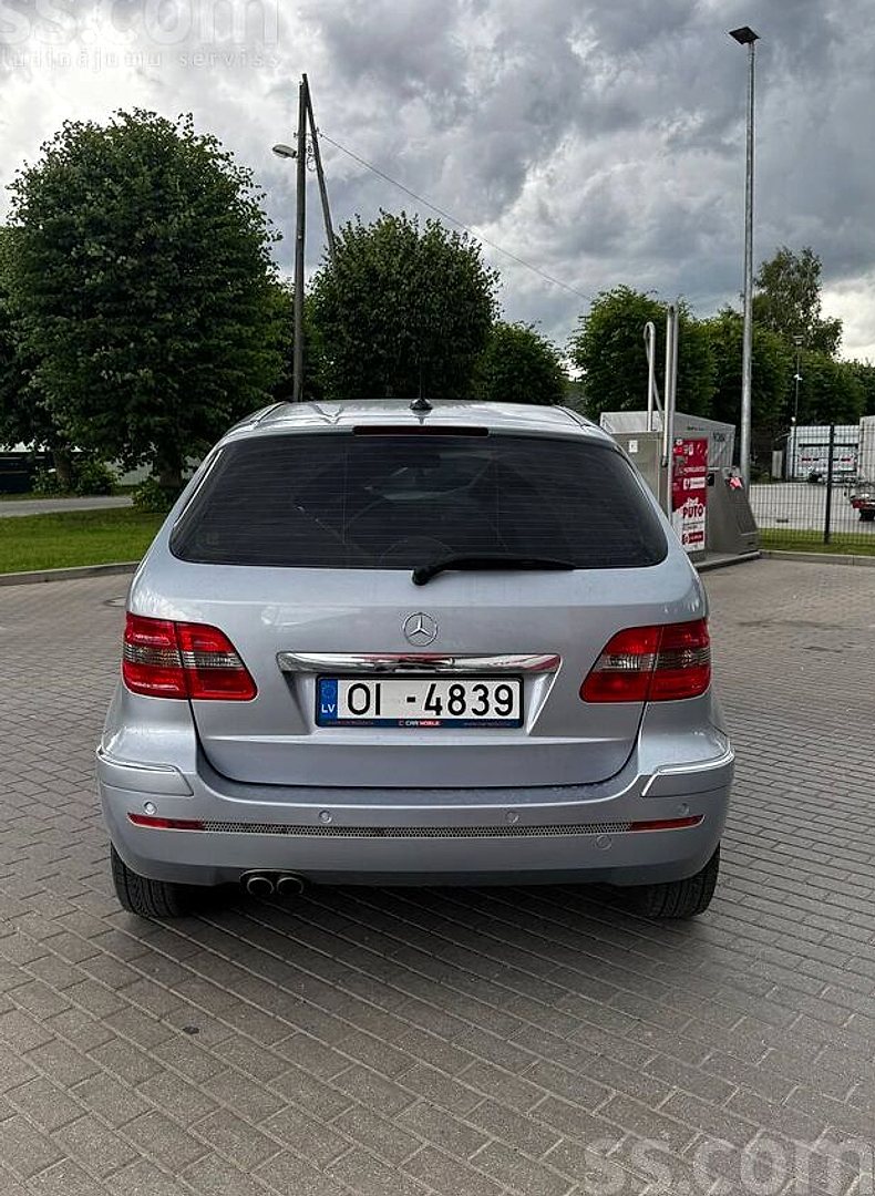 Mercedes-Benz B200 — foto 2