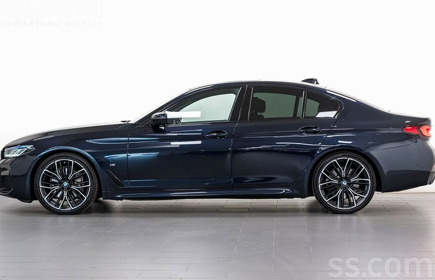 BMW 540 — foto 2