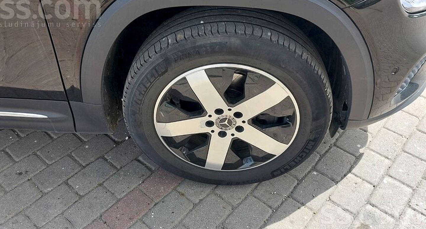 Mercedes-Benz GLB 200 — foto 6