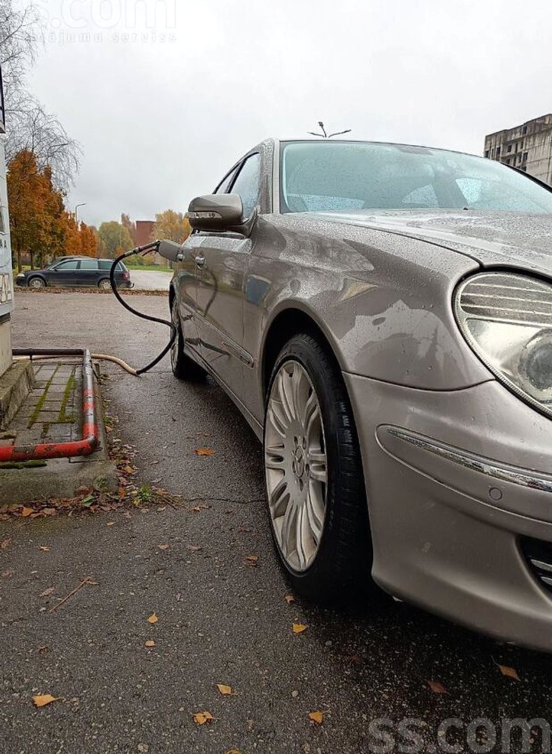 Mercedes-Benz E280 — foto 2