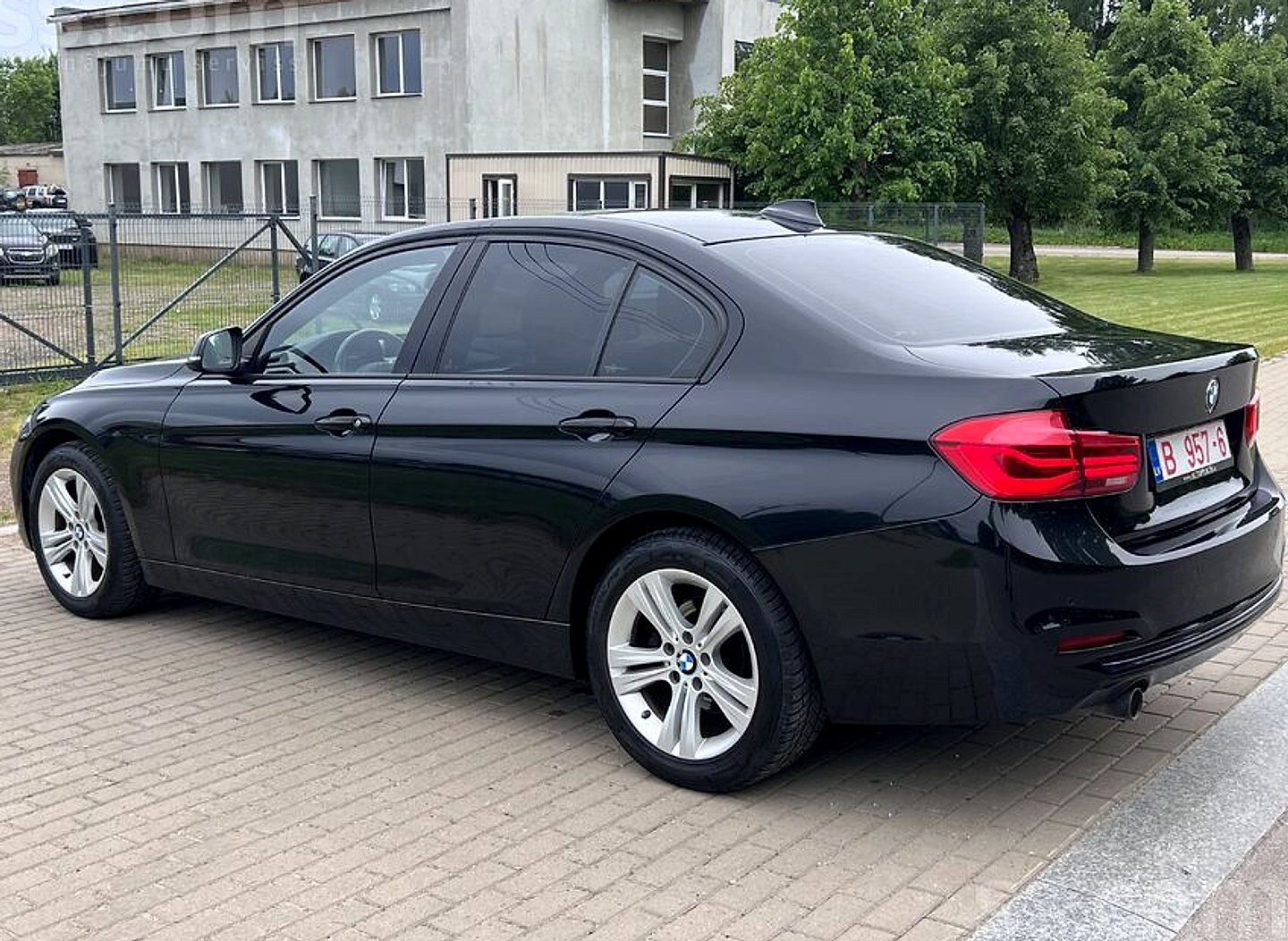 BMW 318 — foto 6