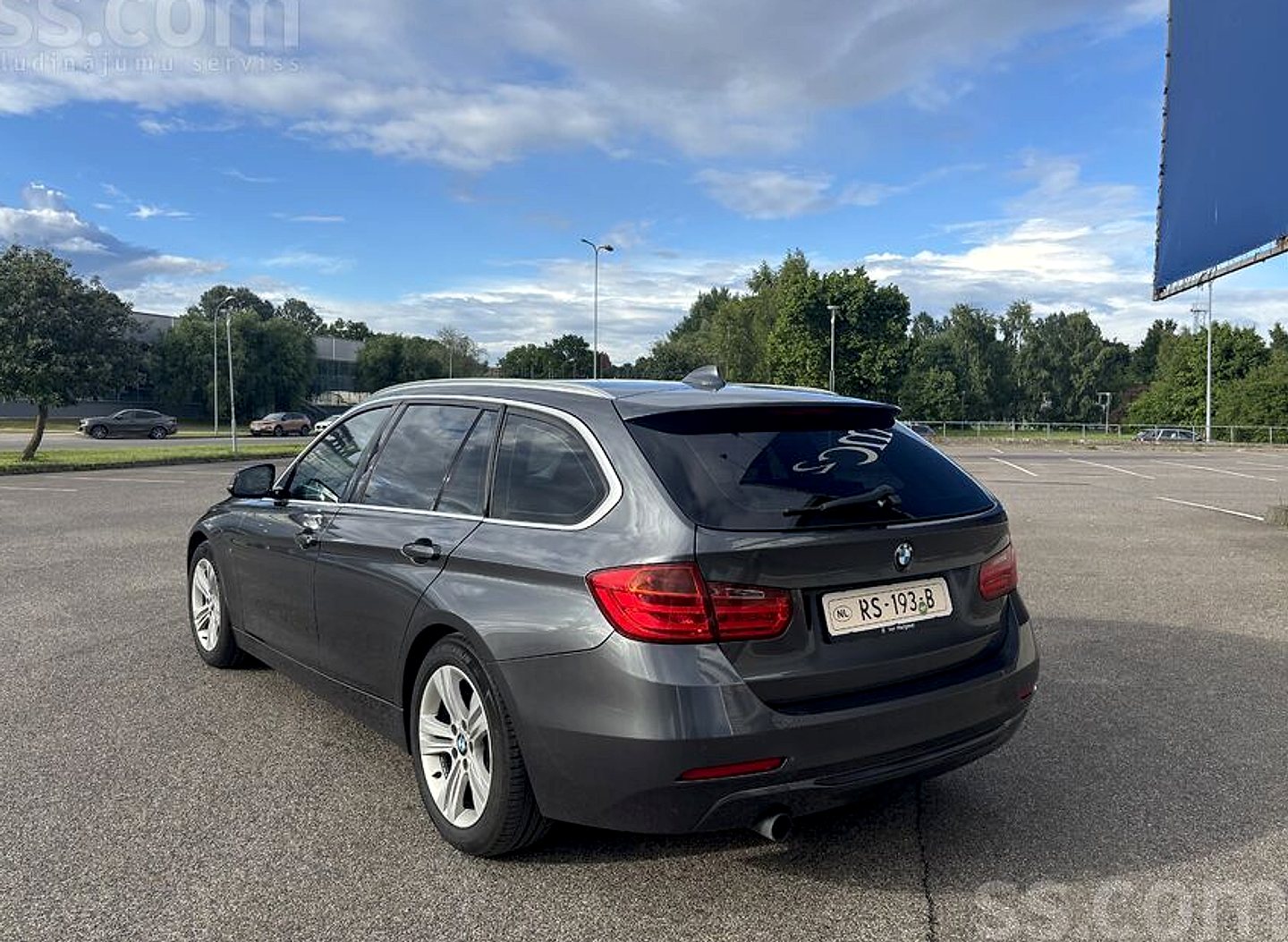 BMW 320 — foto 3