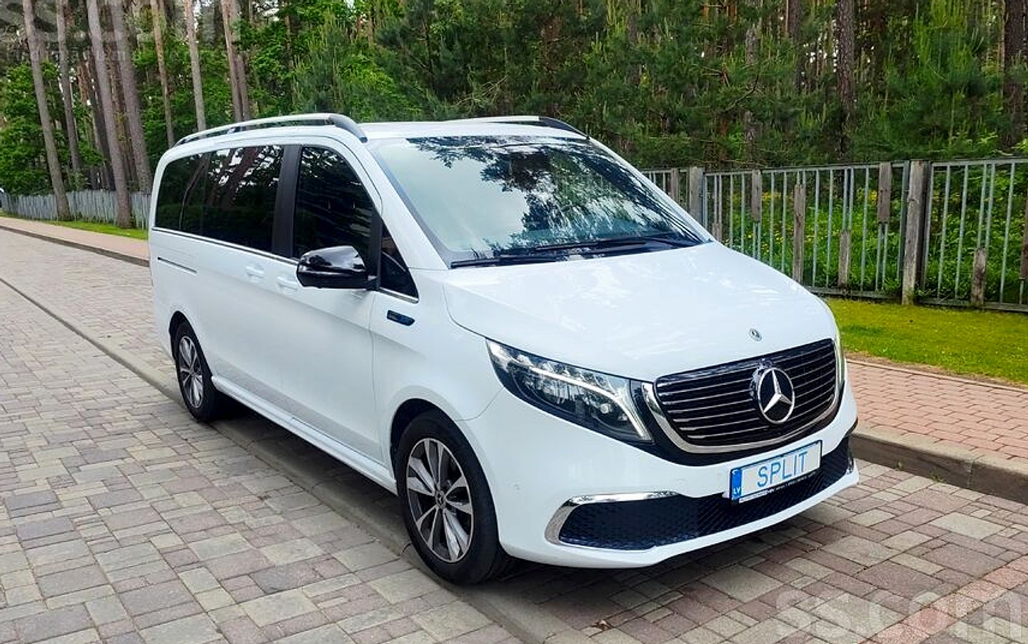 Mercedes-Benz V300, 2021. gads