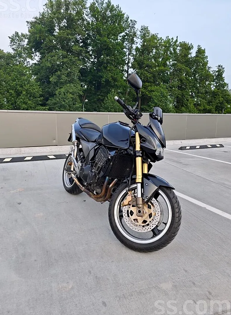 Kawasaki Z1000, 2005. gads