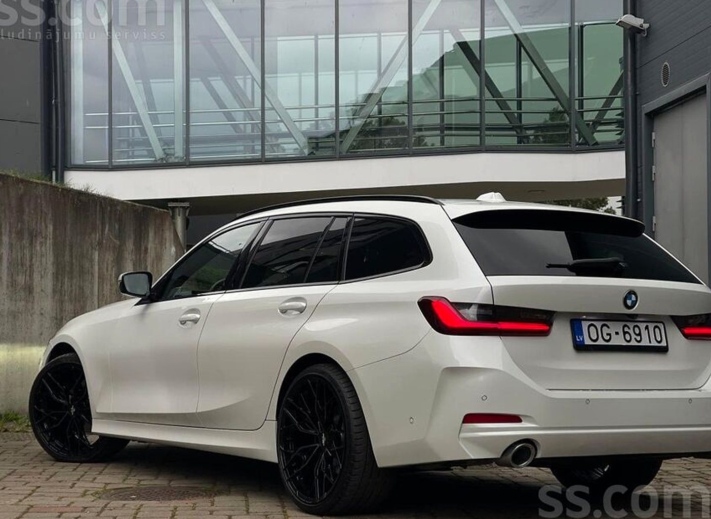 BMW 320 — foto 3