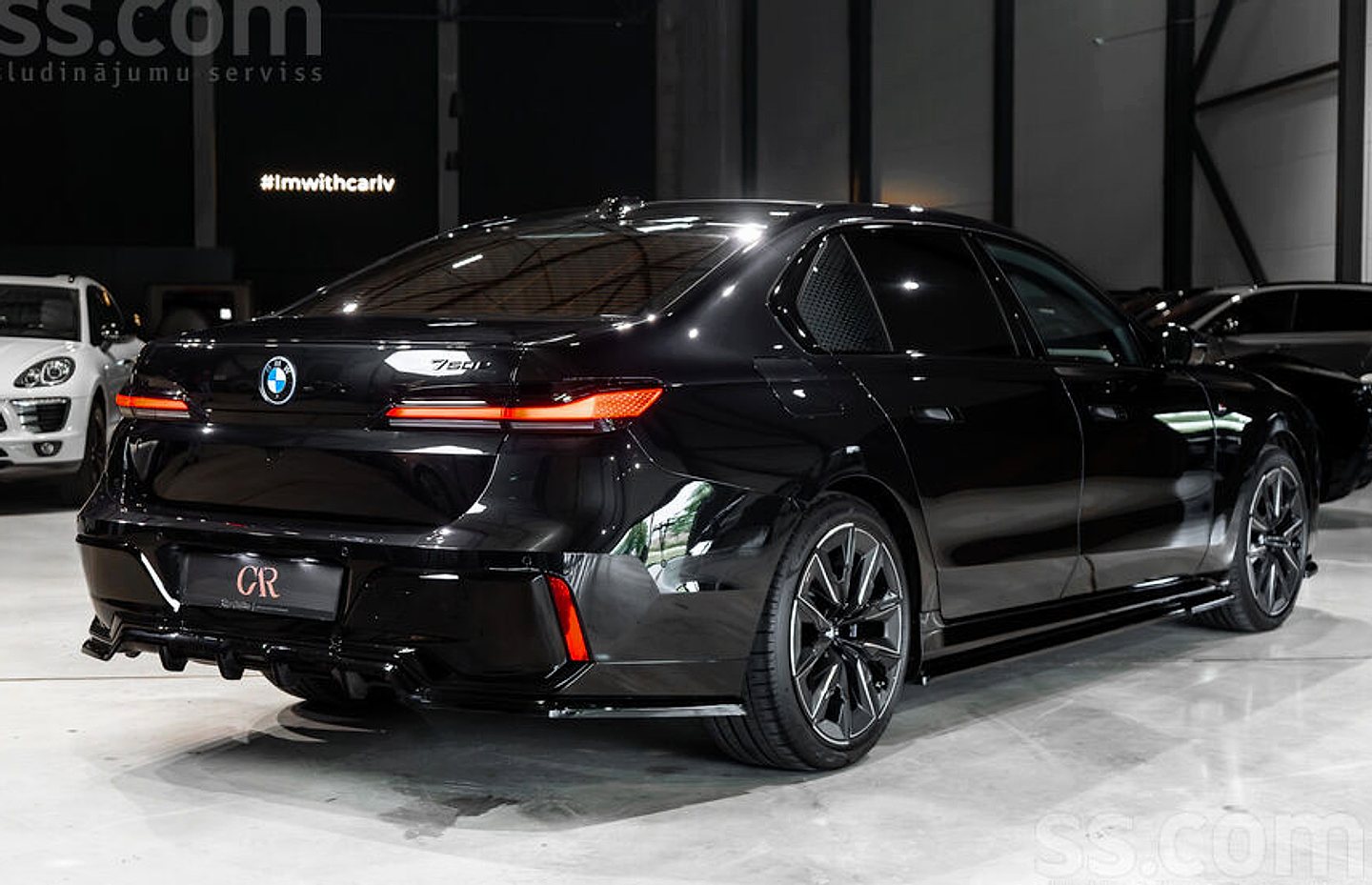 BMW 750 — foto 4