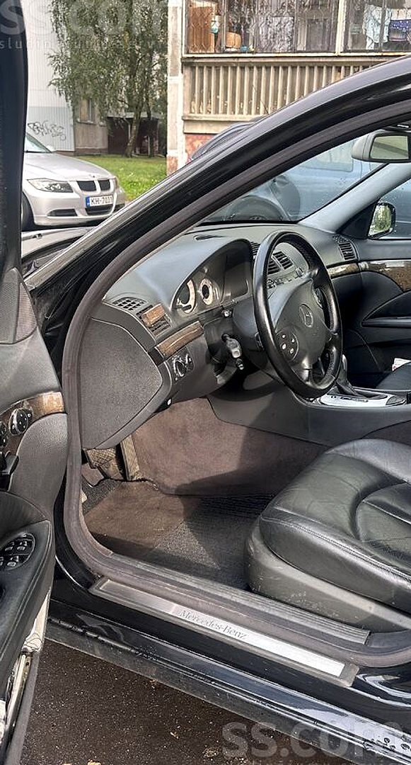 Mercedes-Benz E270 — foto 6