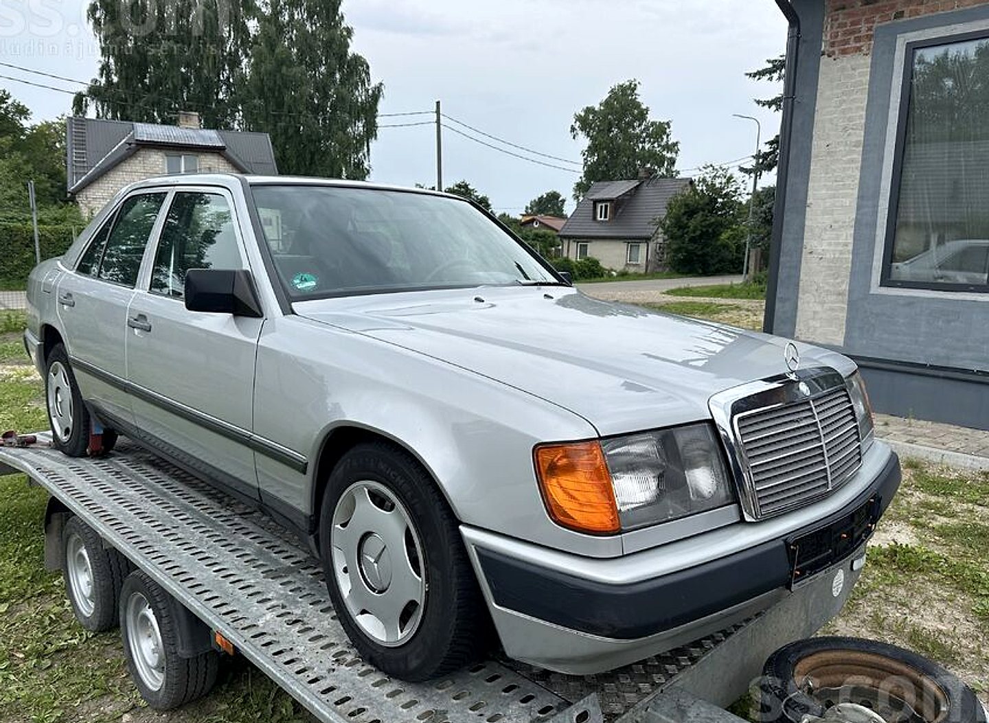 Mercedes-Benz E260, 1987. gads