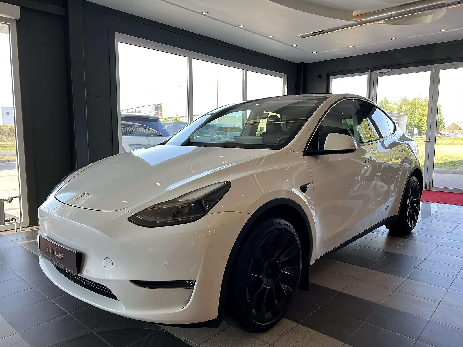 Tesla Model Y, 2021. gads