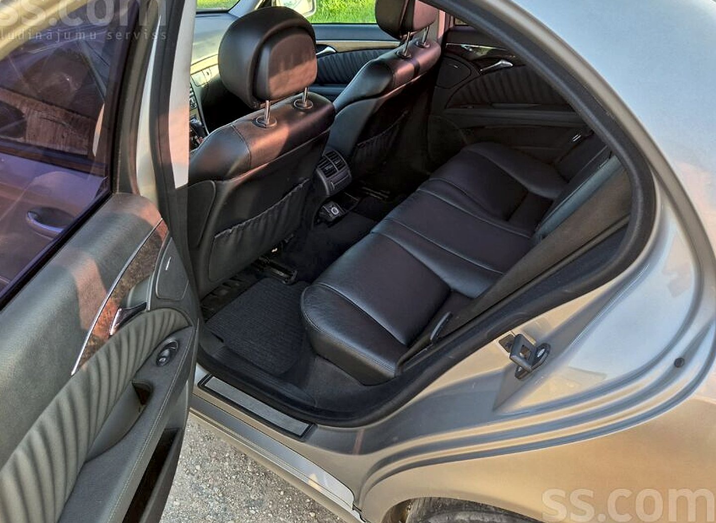 Mercedes-Benz E320 — foto 4