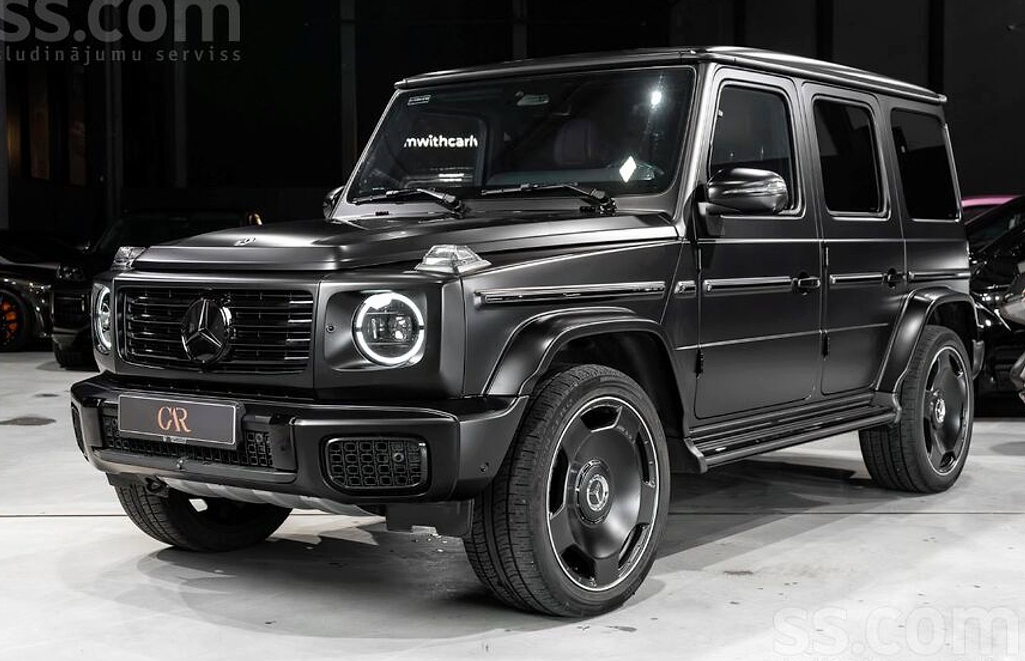 Mercedes-Benz G400, 2024. gads