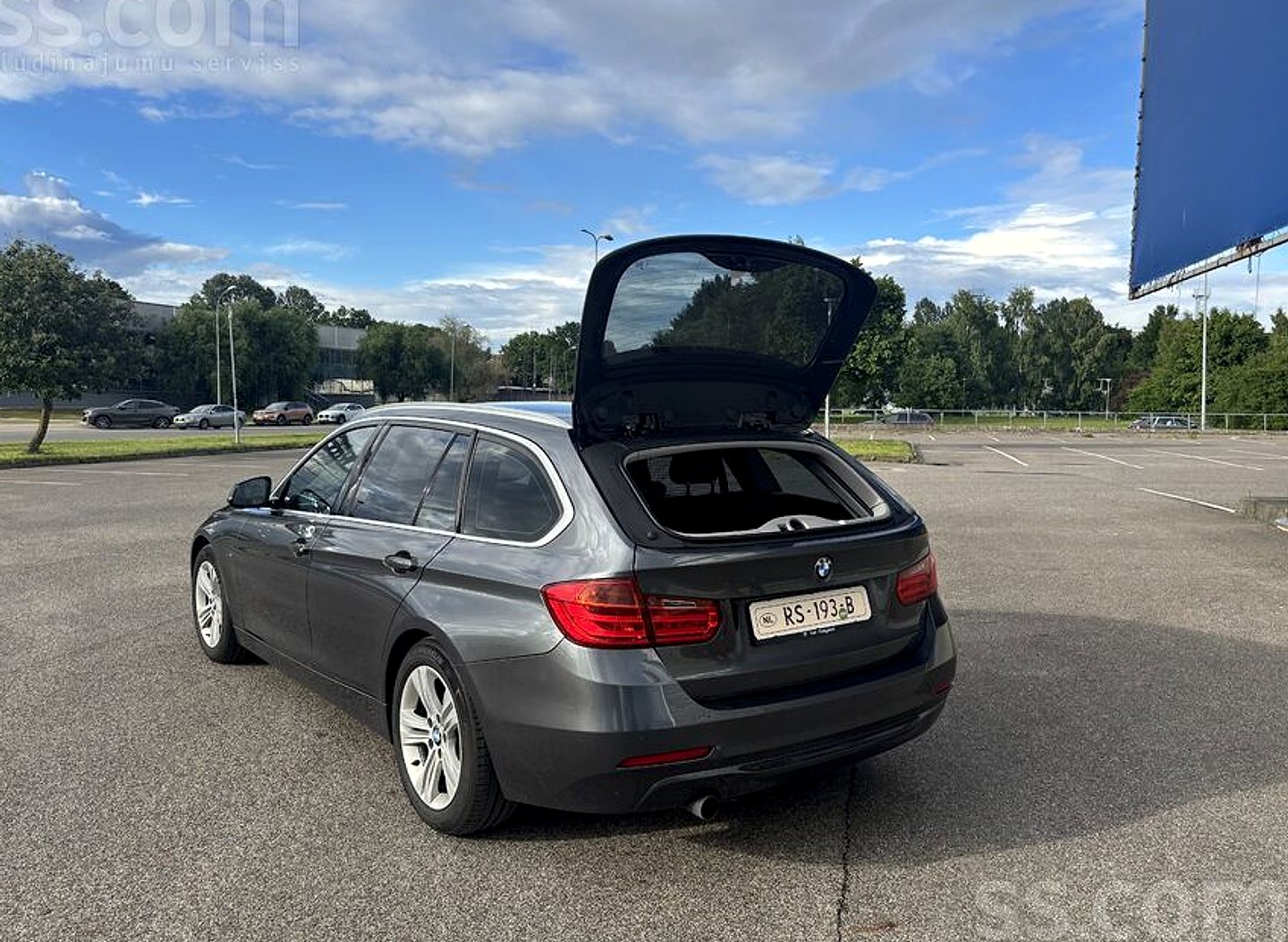 BMW 320 — foto 4