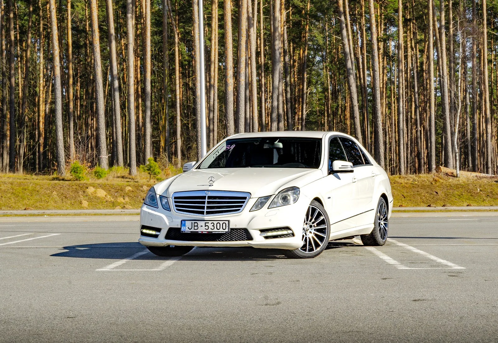 Mercedes-Benz BENZ E200, 2011. gads