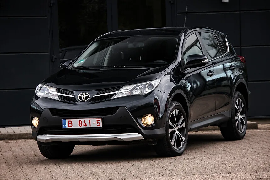 Toyota RAV 4, 2015. gads