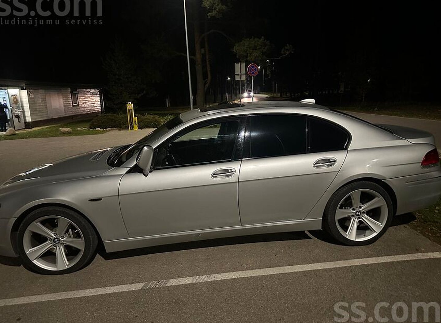 BMW 745 — foto 4