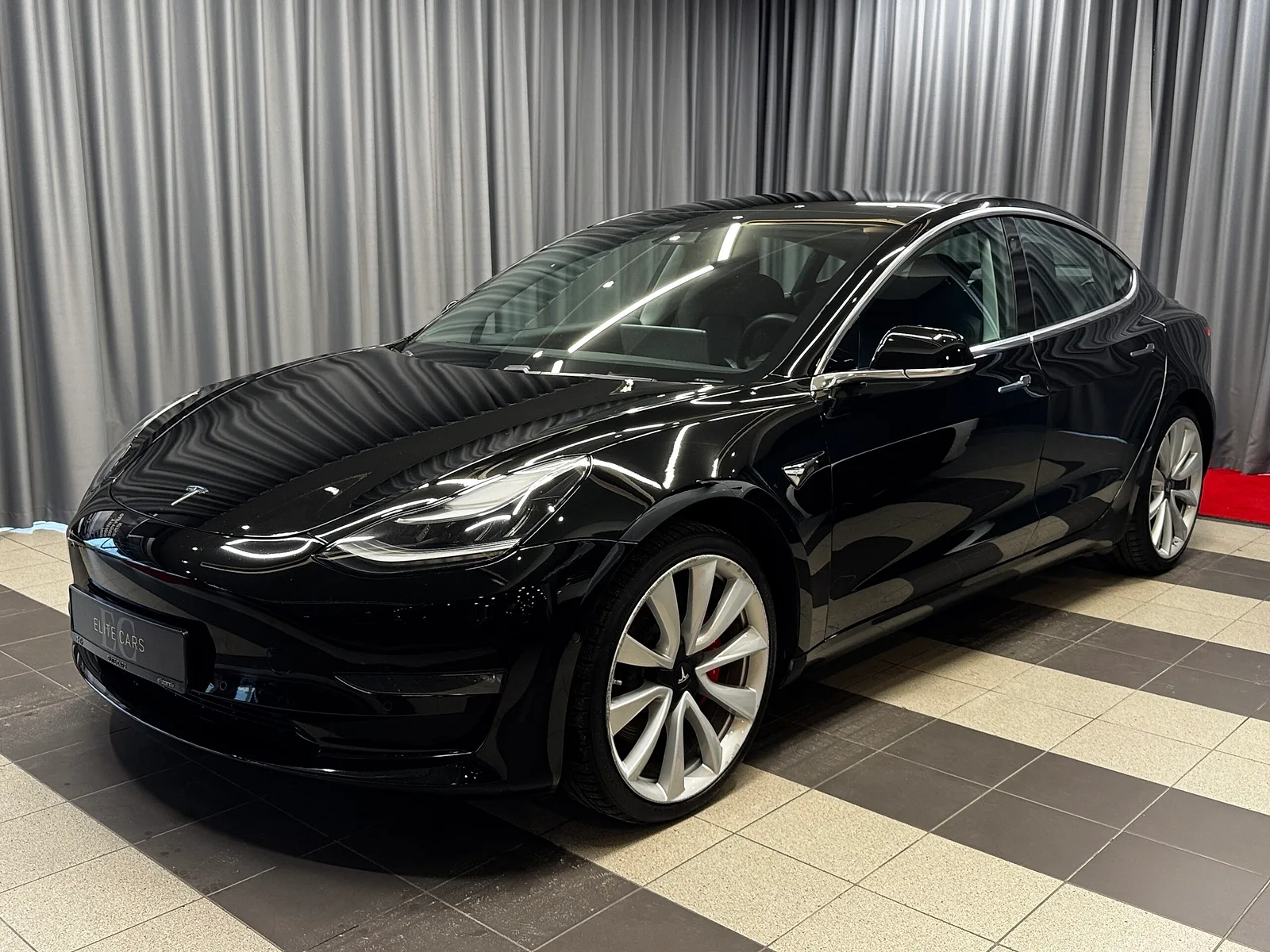 Tesla Model 3, 2019. gads