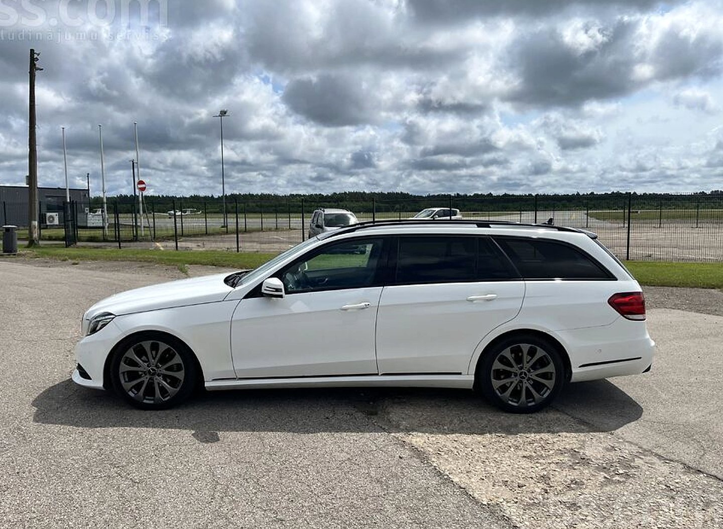 Mercedes-Benz E220 — foto 4