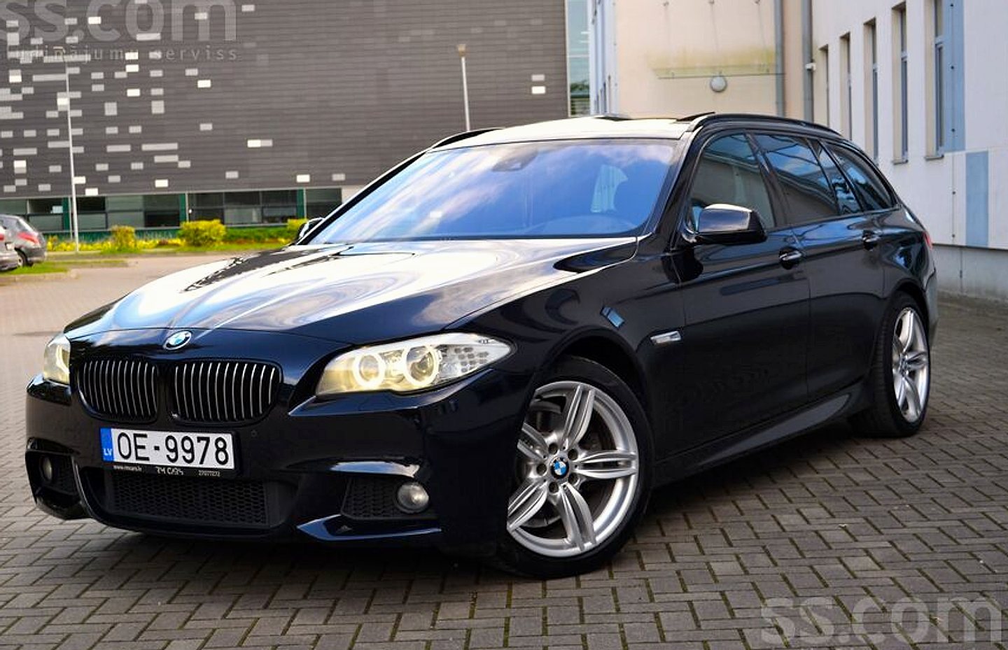 BMW 520 — foto 2