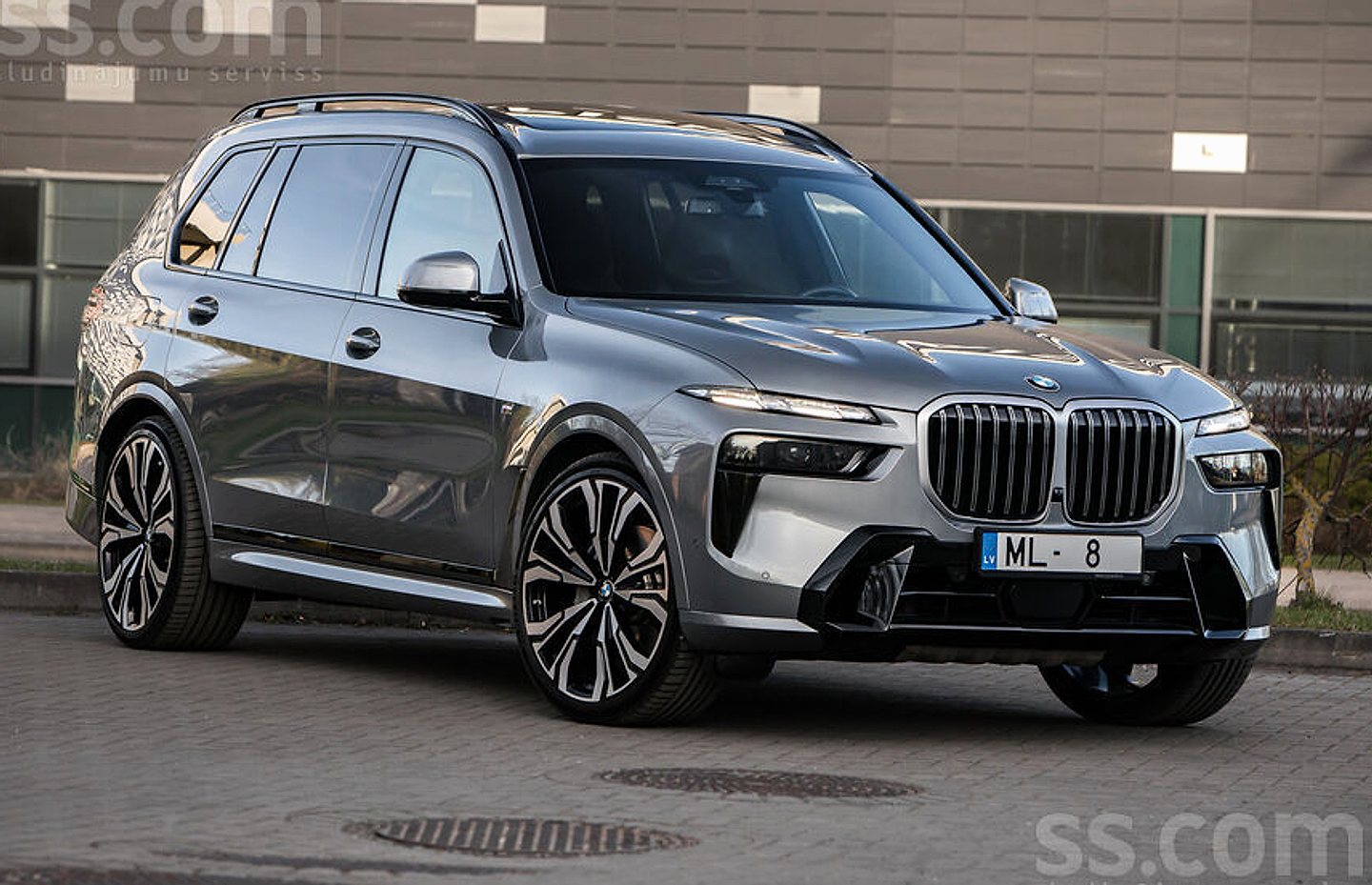 BMW X7 — foto 2