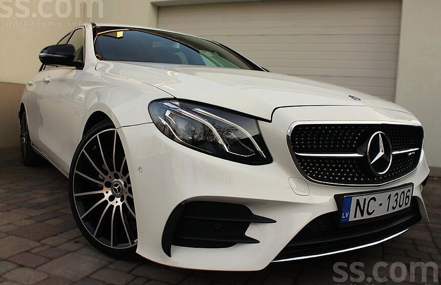 Mercedes-Benz E200 — foto 5