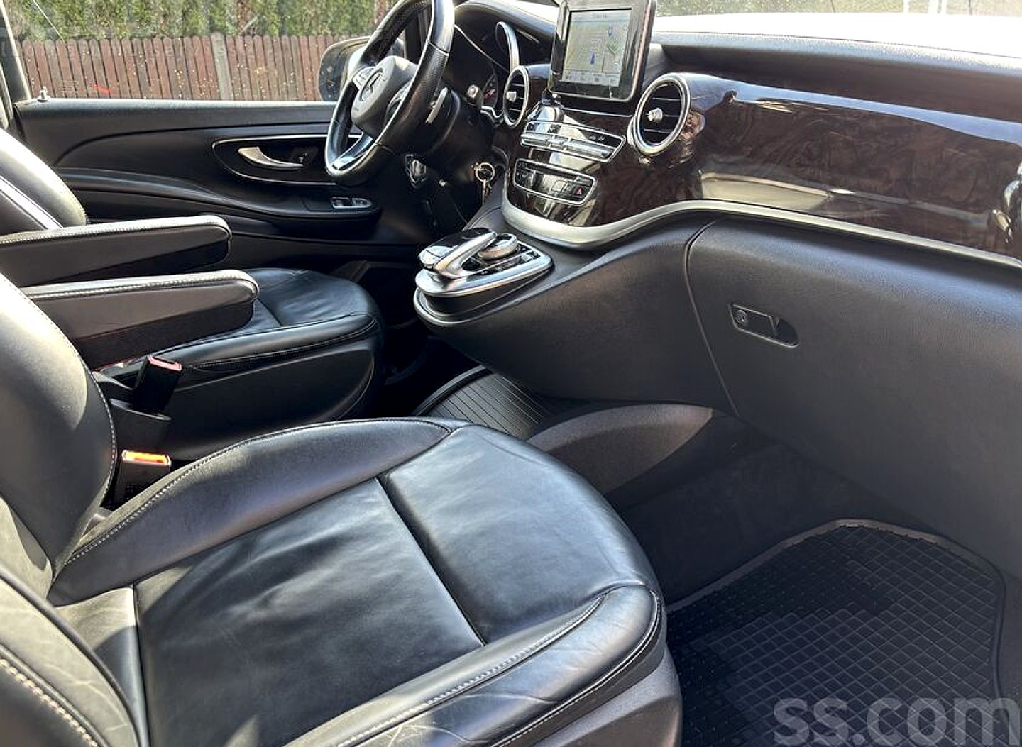 Mercedes-Benz V220 — foto 6