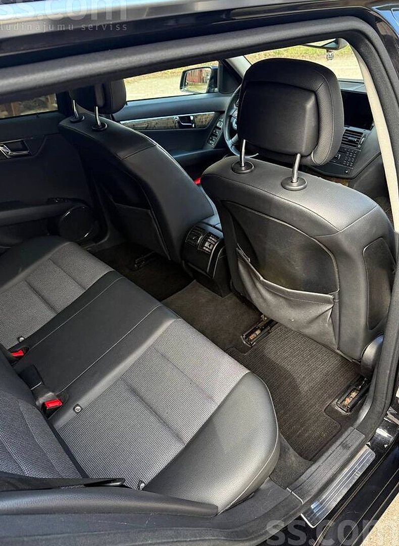 Mercedes-Benz C320 — foto 5
