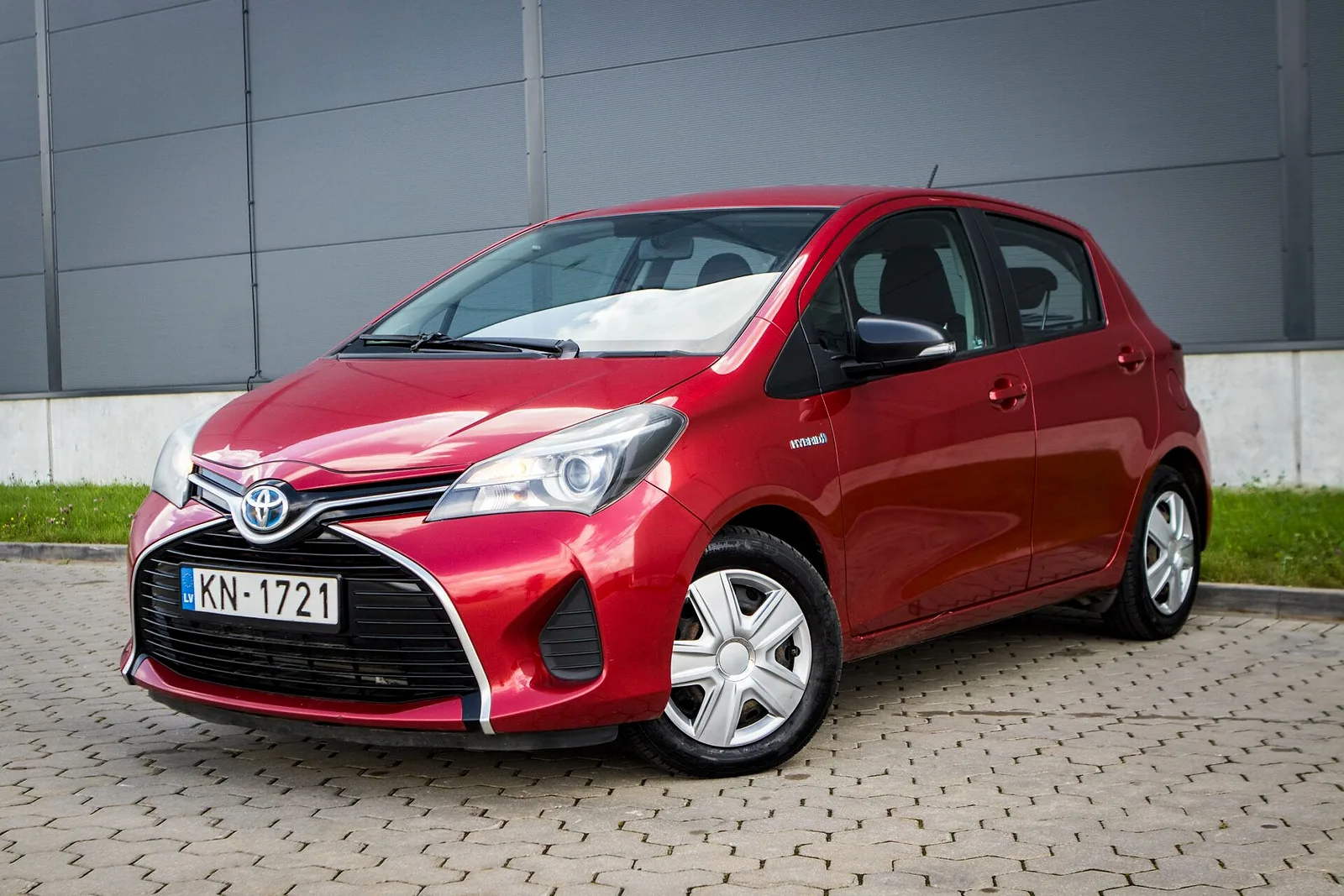 Toyota Yaris Hybrid, 2016. gads