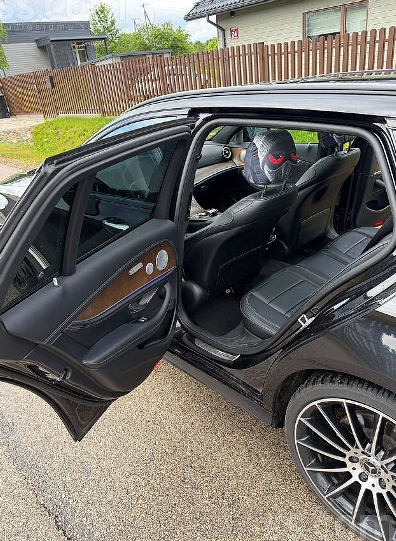 Mercedes-Benz E350 — foto 4